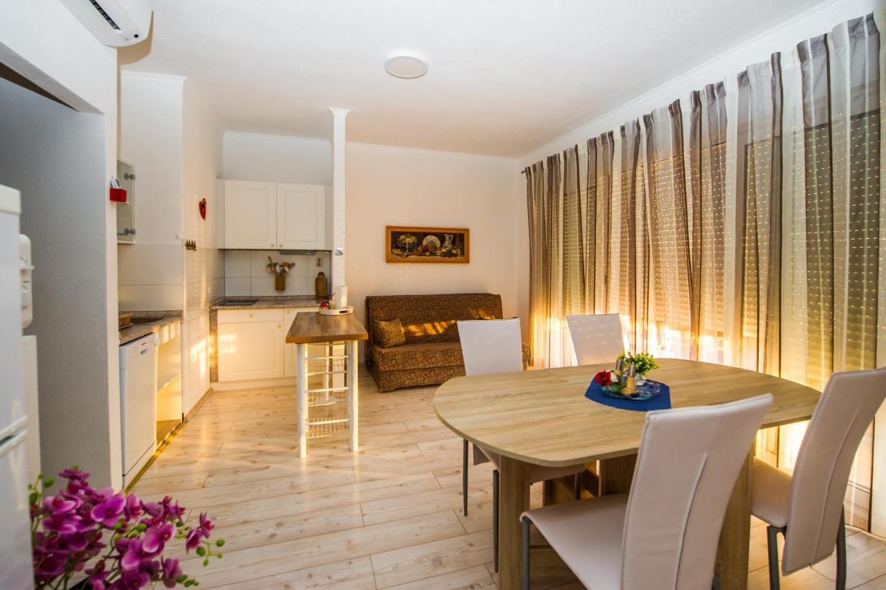 Apartments Nino Podstrana Kültér fotó