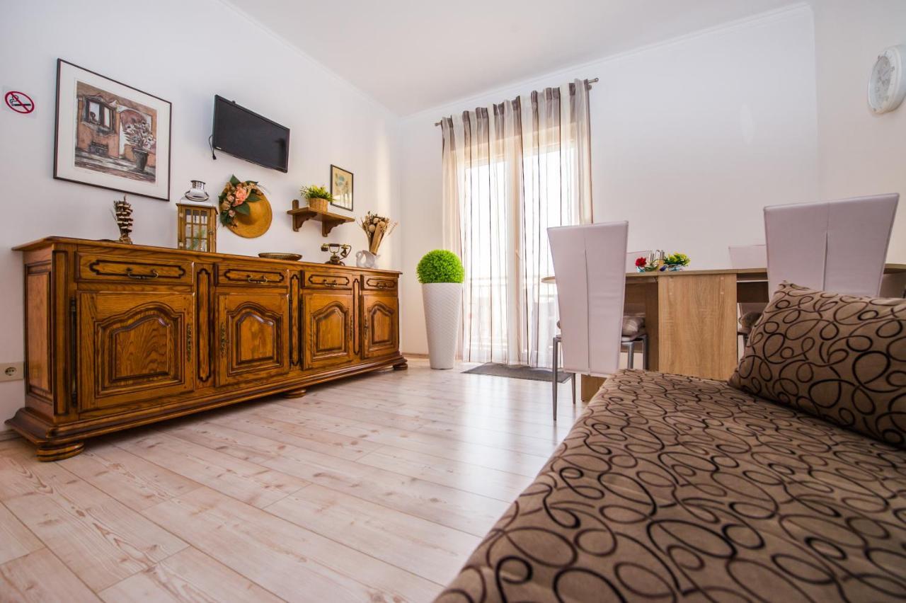 Apartments Nino Podstrana Kültér fotó